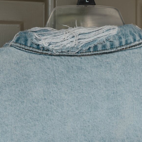 Rollas Denim Jacket Cropped Distressed Fray Hem Boxy Fit Destroyed Jean Coat - Picture 7 of 10